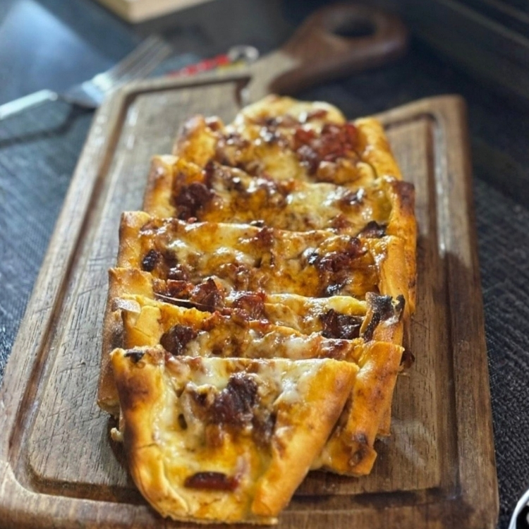 KUŞBAŞILI KAŞARLI PİDE